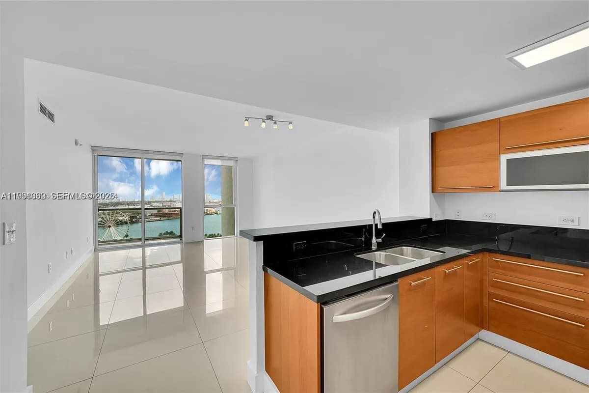253 NE 2nd St # 2307, Miami FL 33132