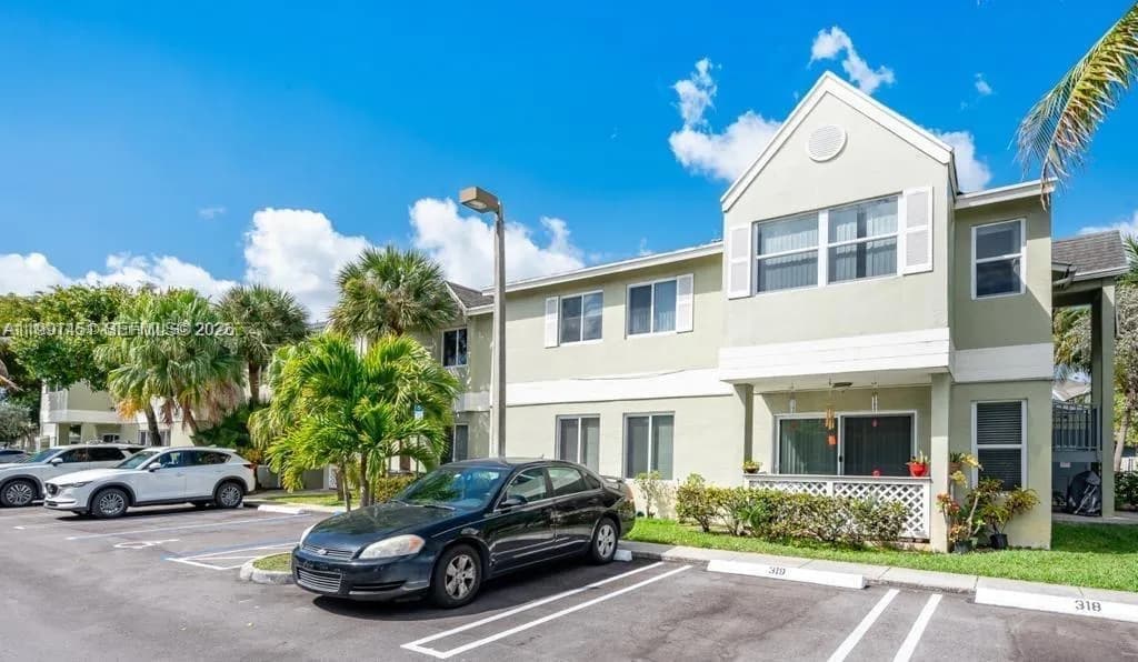 17500 NW 67th Pl # 4, Hialeah FL 33015