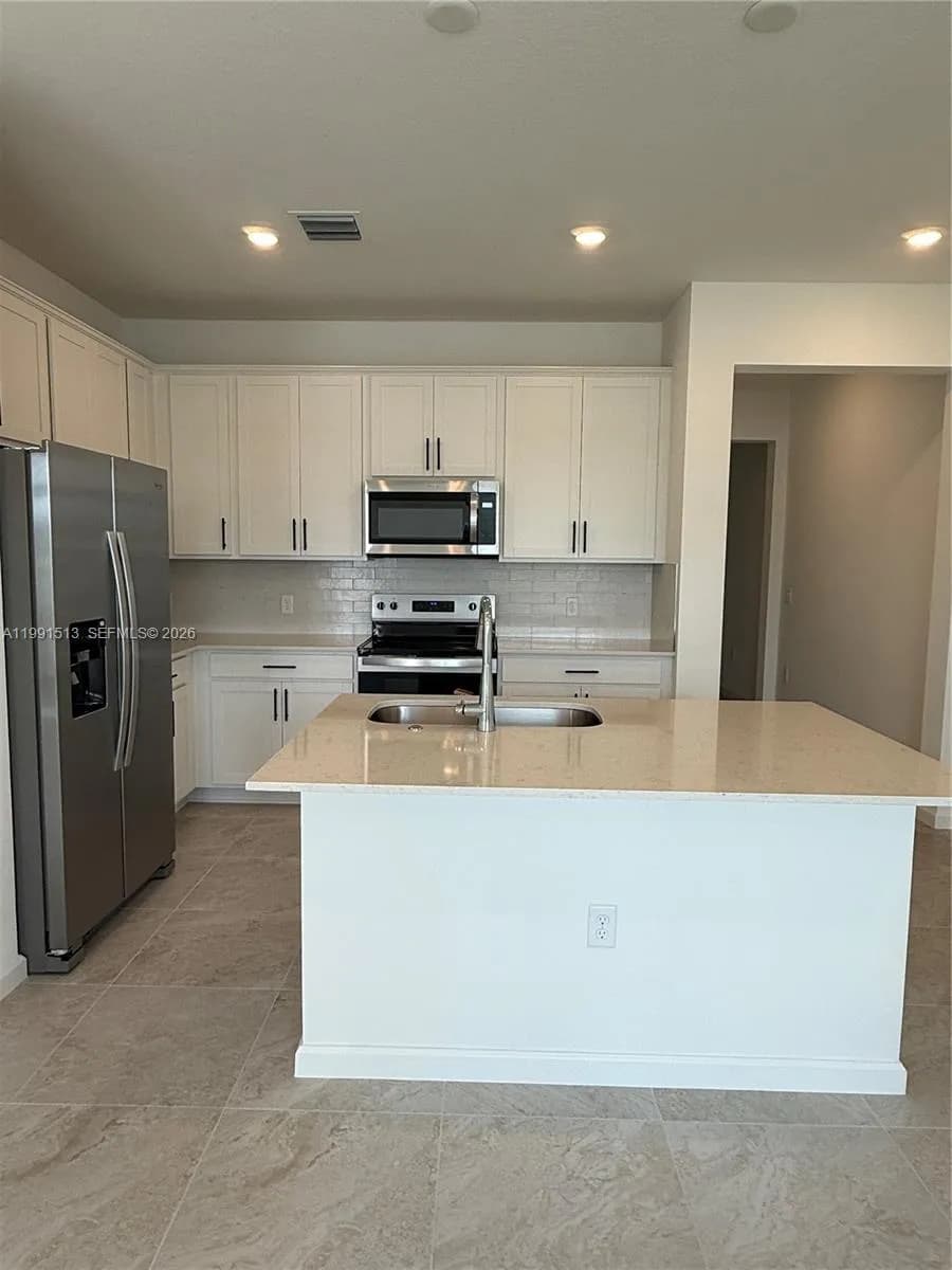 4286 Effendi Drive, Lantana FL 33462