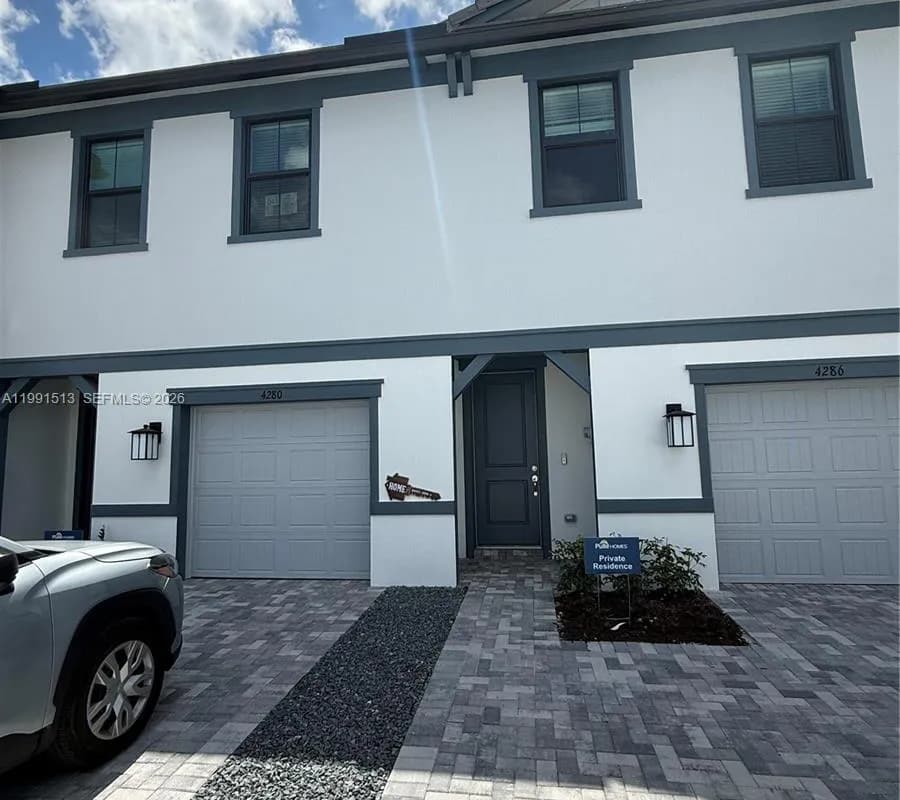 4286 Effendi Drive, Lantana FL 33462