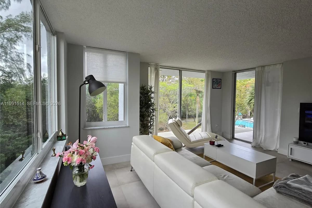 17890 W Dixie Hwy # 307, North Miami Beach FL 33160