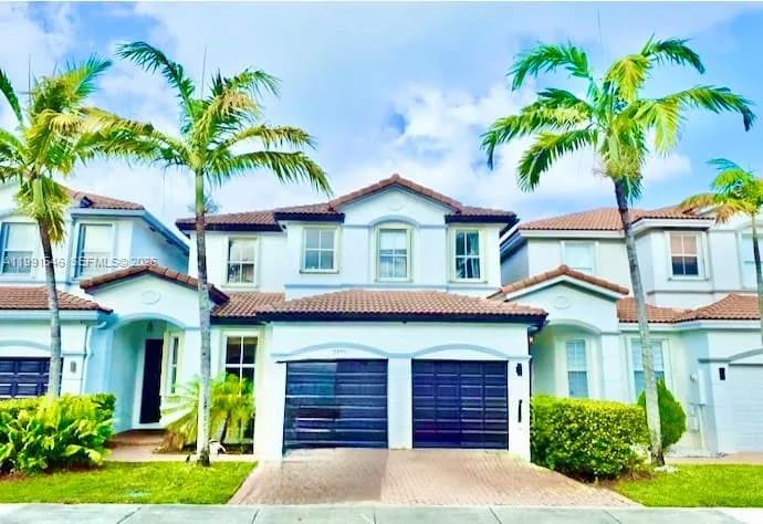 7472 NW 112th Path, Doral FL 33178