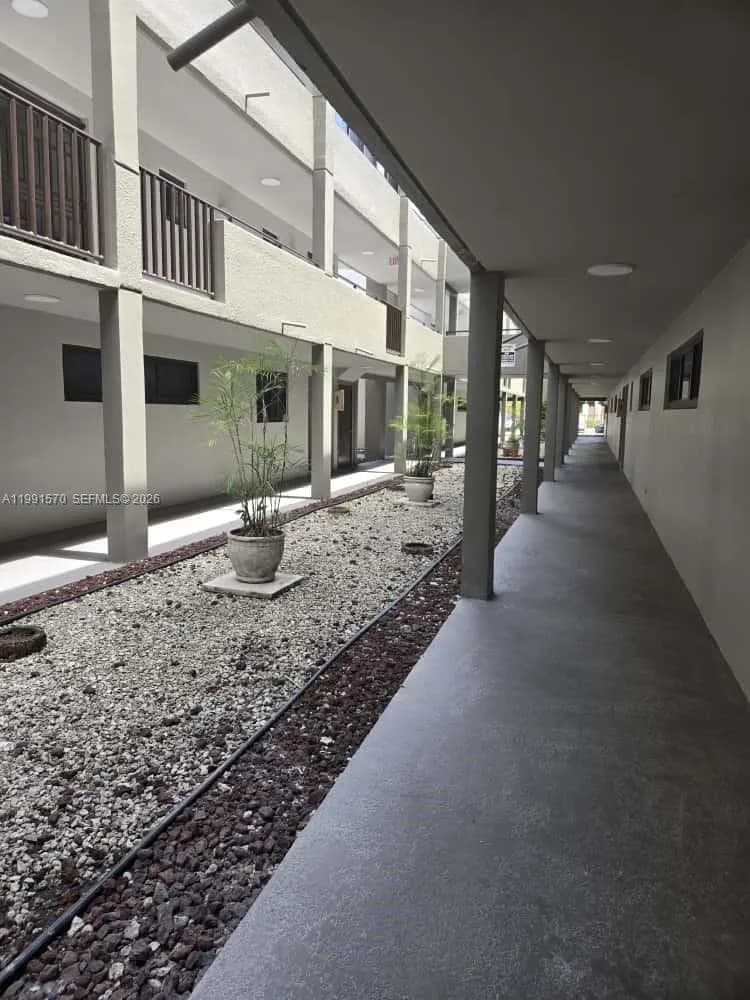 5 Olive Dr # 9, Hialeah FL 33010