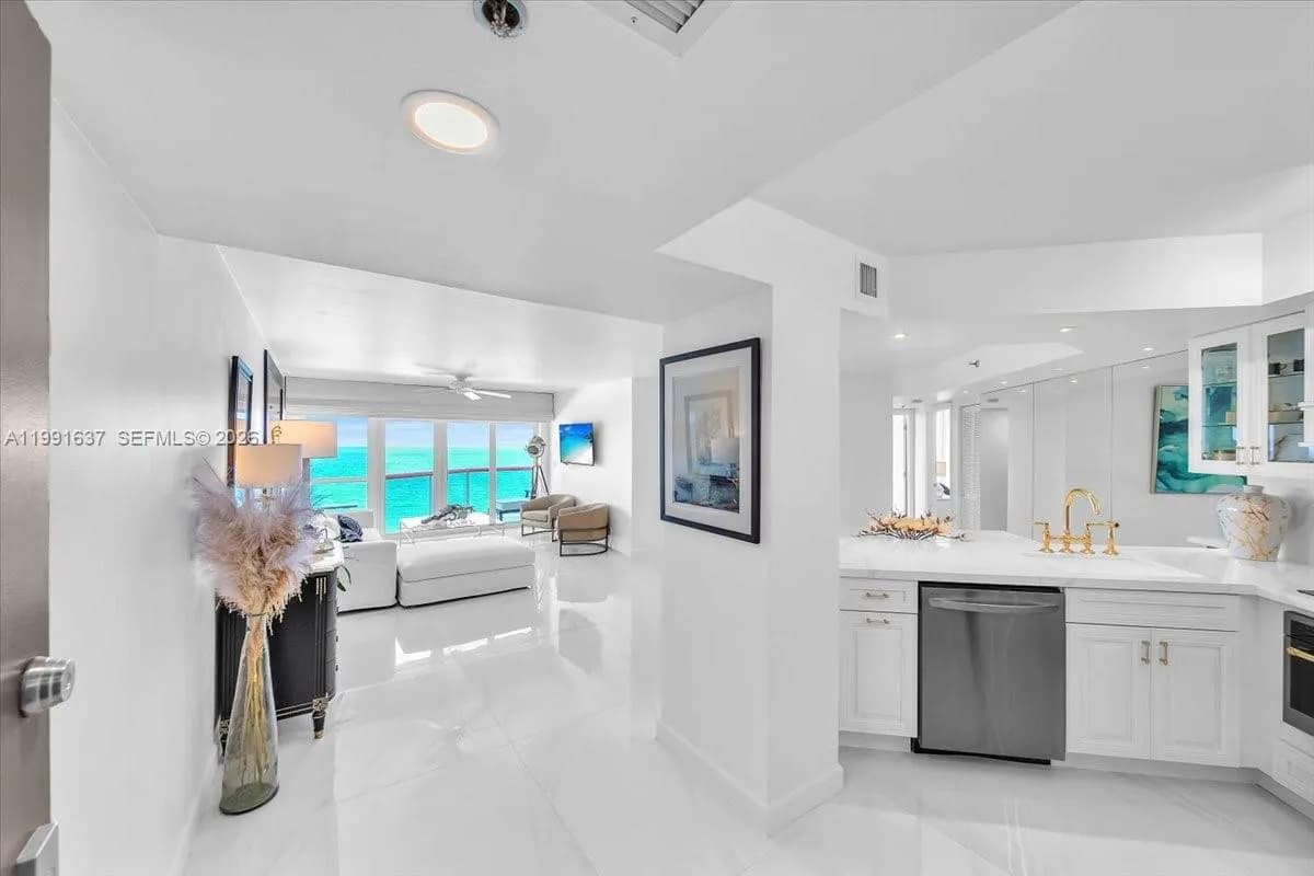 6767 Collins Ave # 1110, Miami Beach FL 33141