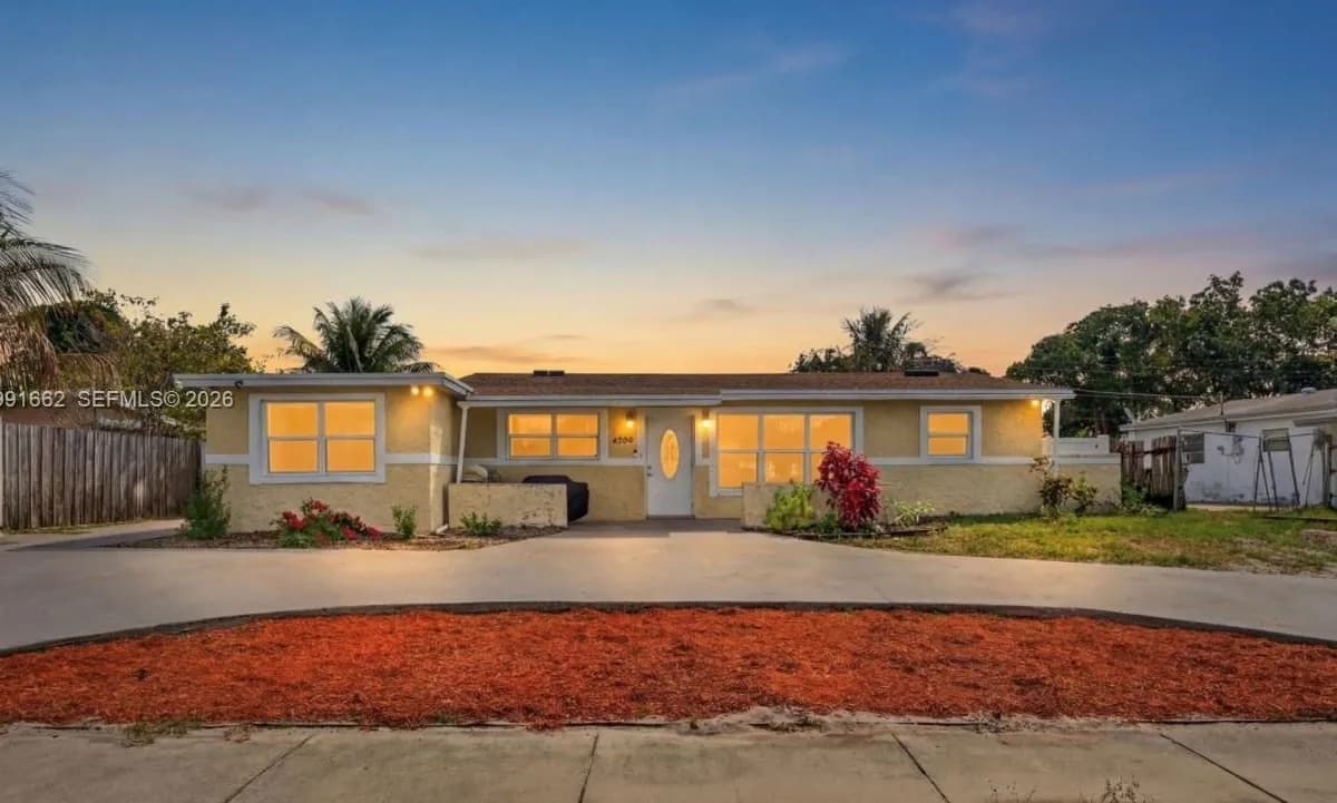 4200 NE 4th Ave, Deerfield Beach FL 33064