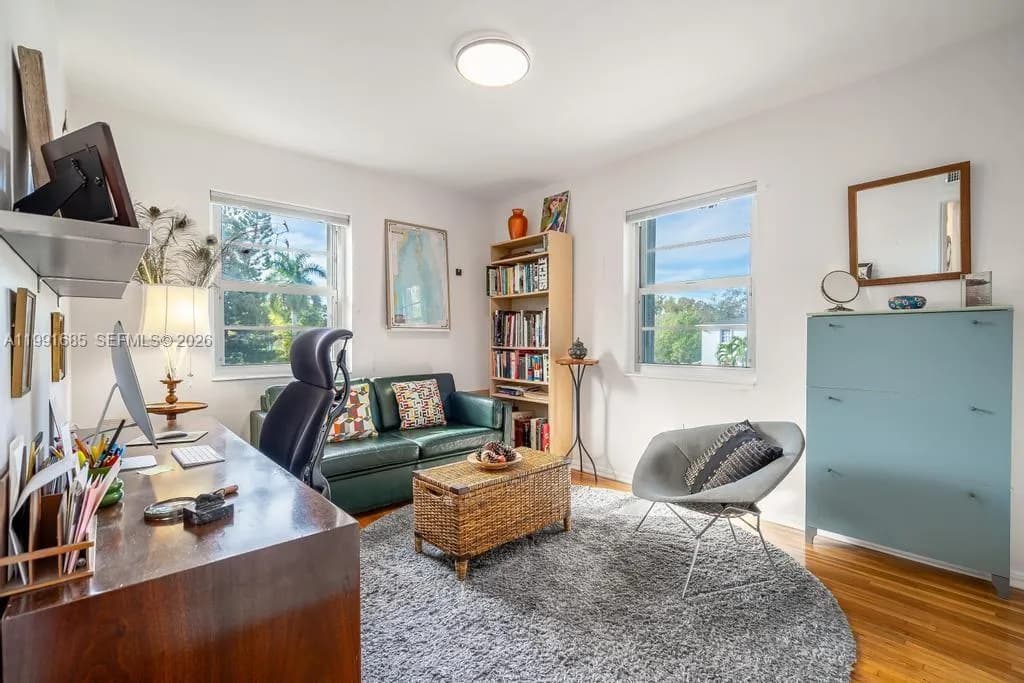 5565 SW 80th St # D, Miami FL 33143