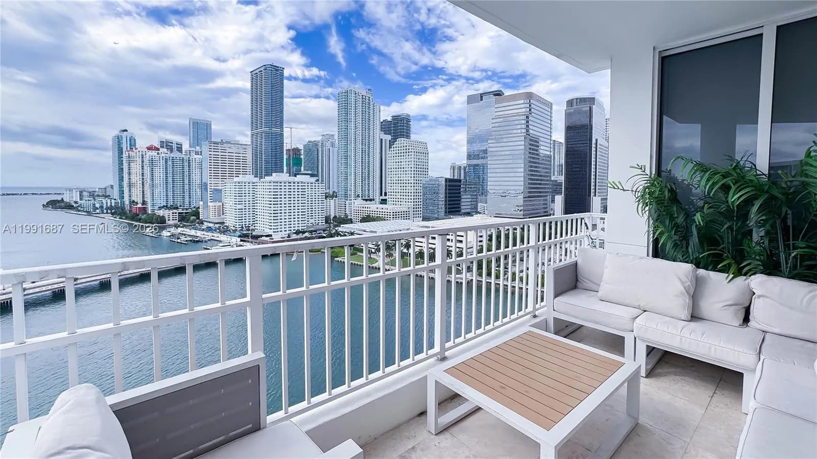 701 Brickell Key Blvd # 1912, Miami FL 33131