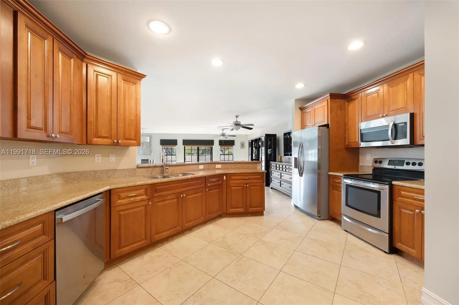 2916 Hidden Harbour Ct, Dania Beach FL 33312