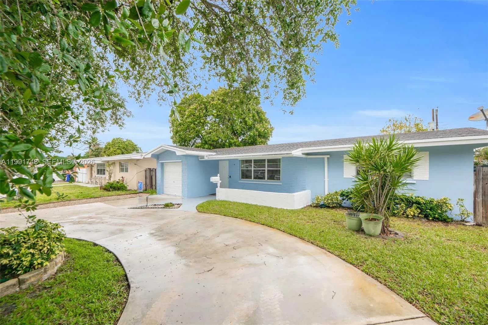 7811 NW 10th St # 7811, Pembroke Pines FL 33024