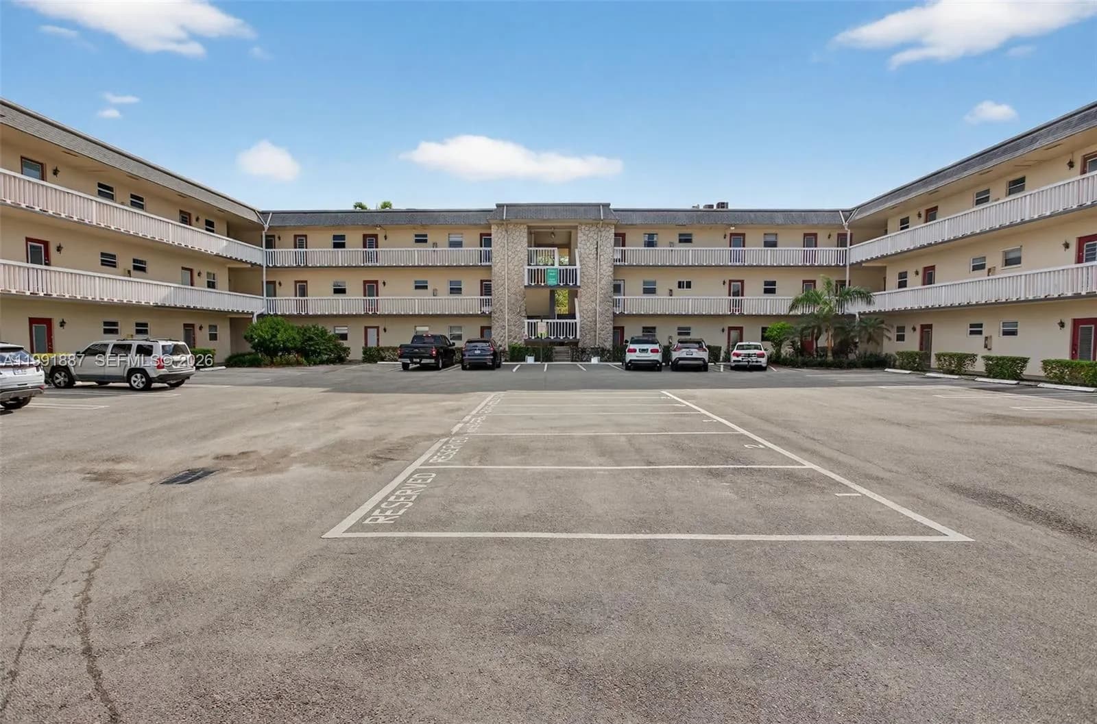 4299 NW 16th St # 310, Lauderhill FL 33313