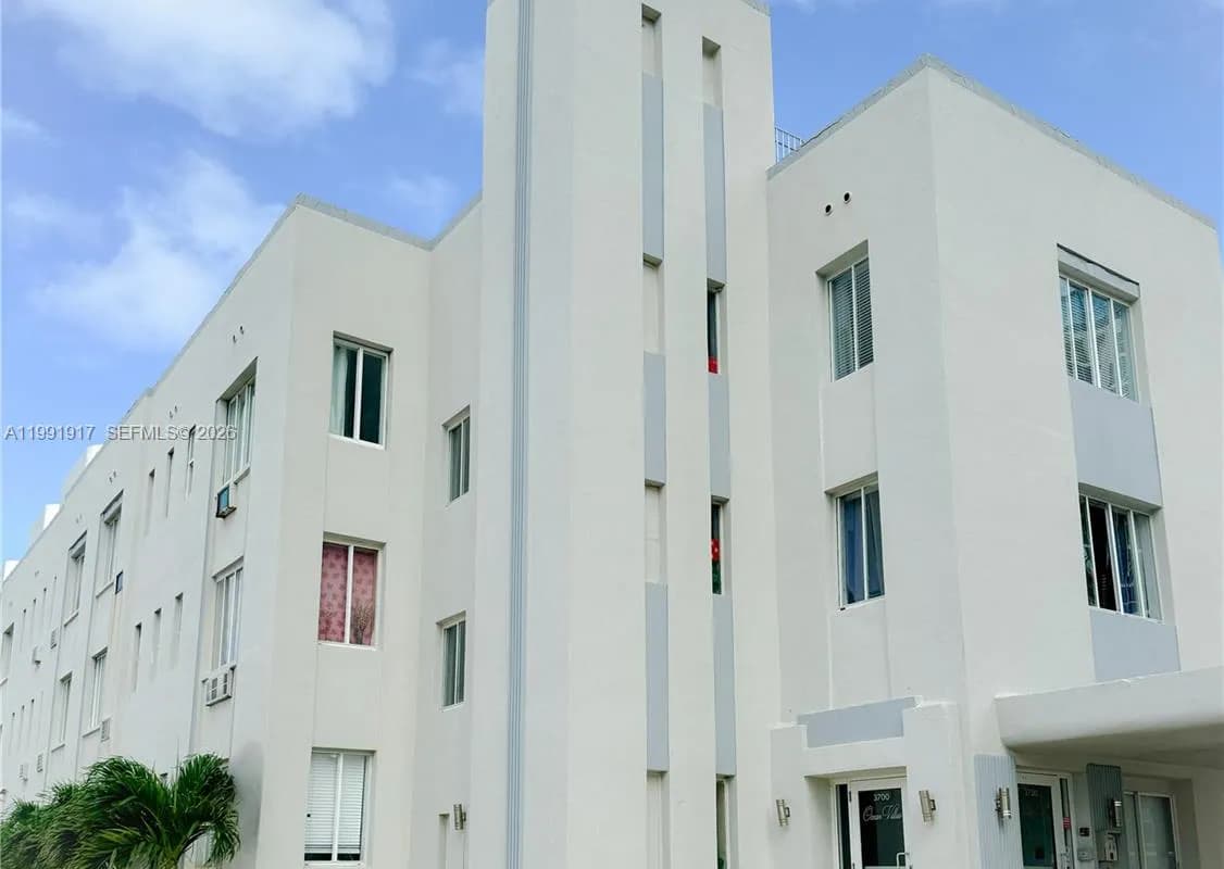 3700 Collins Ave # 202, Miami Beach FL 33140
