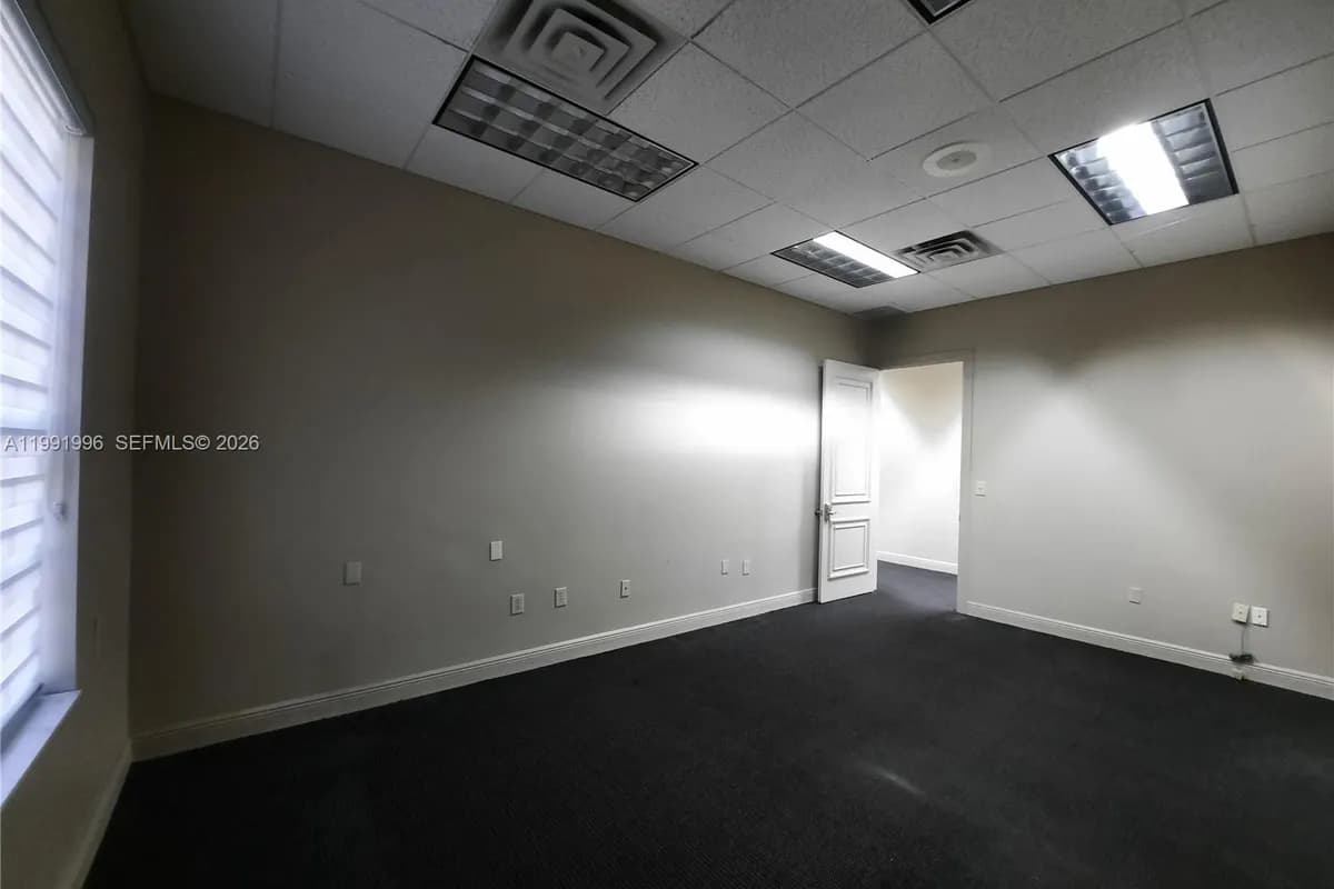 1000 N Hiatus Rd # 101, Pembroke Pines FL 33026