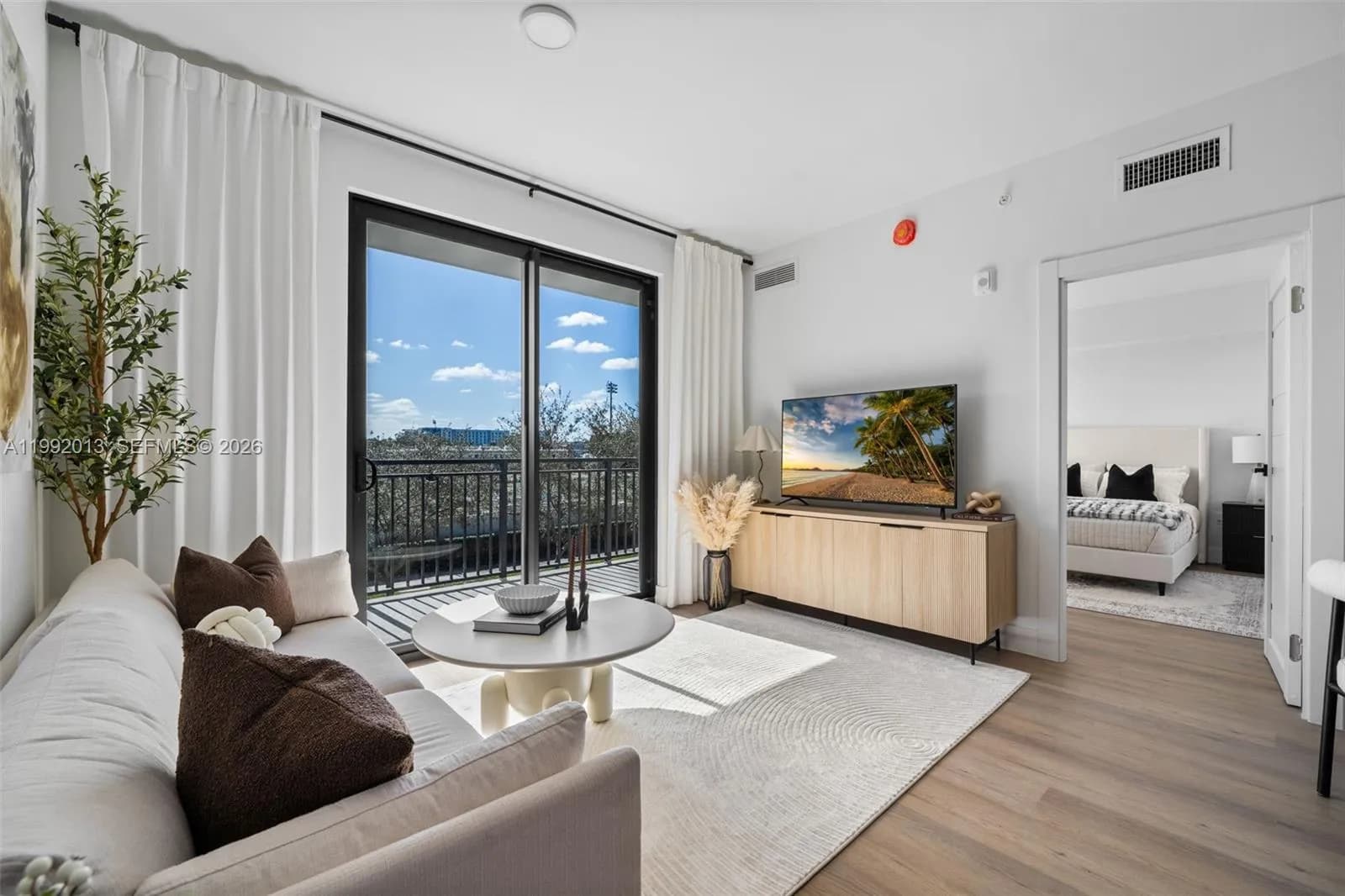 2479 NE 192nd St # 206, Miami FL 33180