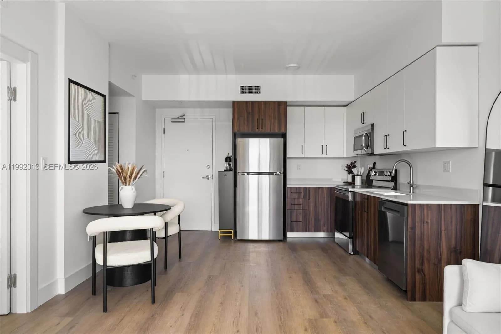 2479 NE 192nd St # 206, Miami FL 33180