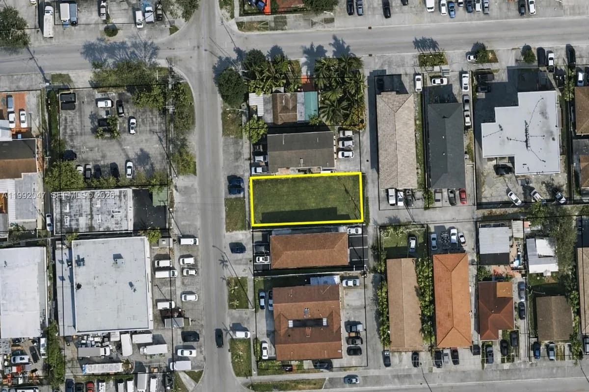2657 W 2nd Ave, Hialeah FL 33010