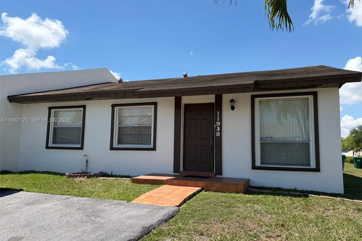 11938 SW 122nd Ct, Miami FL 33186