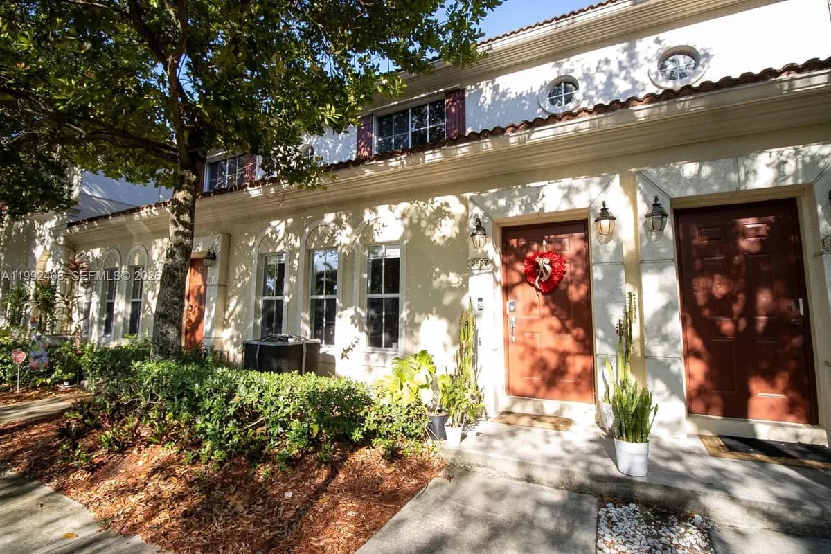 2607 SW 99th Way, Miramar FL 33025