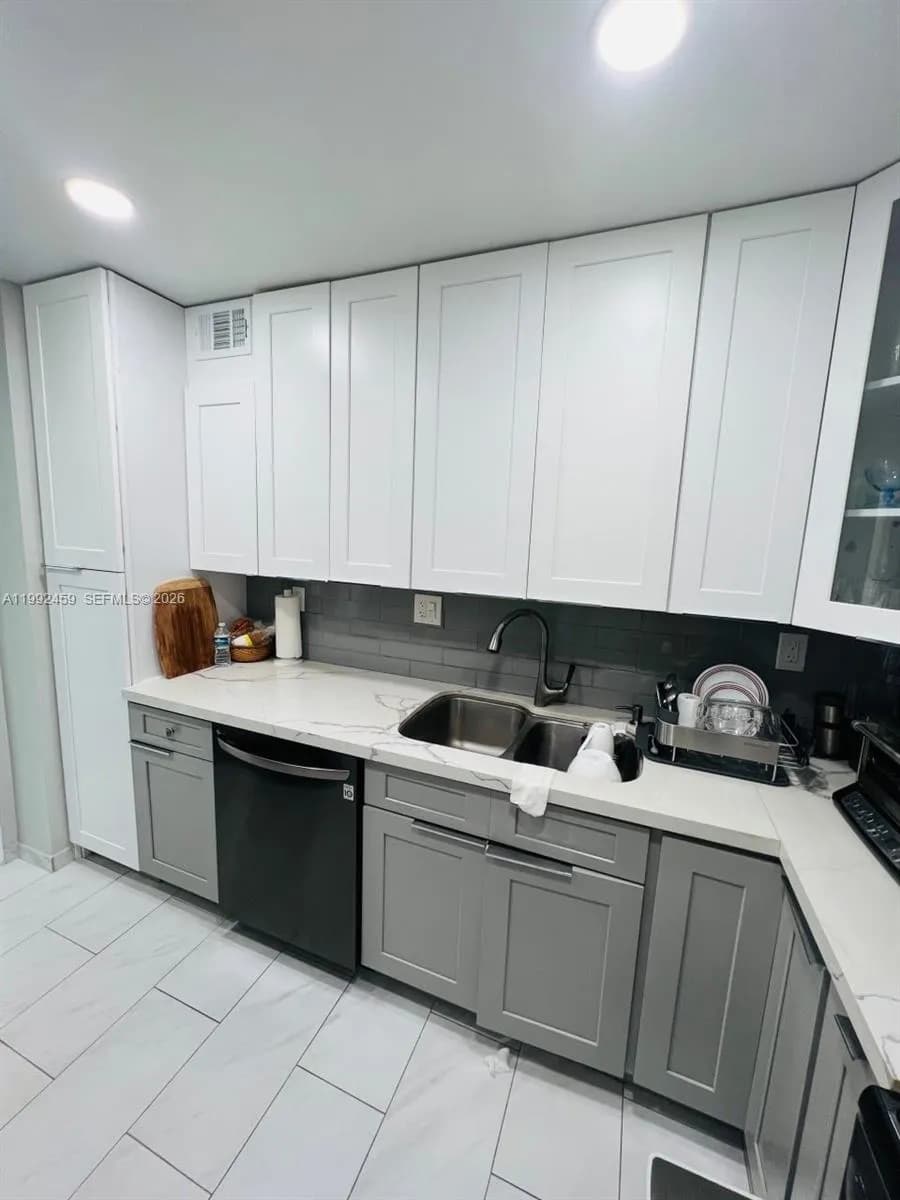 400 Kings Point Dr # 1504, Sunny Isles Beach FL 33160