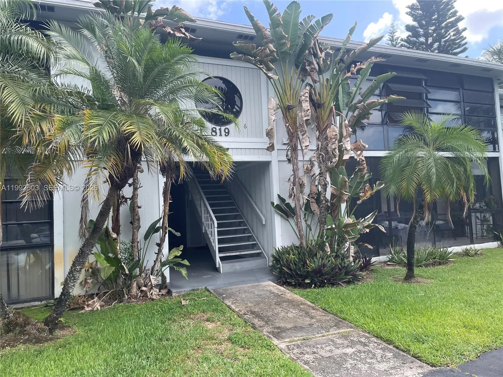 819 NE 199th St # 205, Miami FL 33179