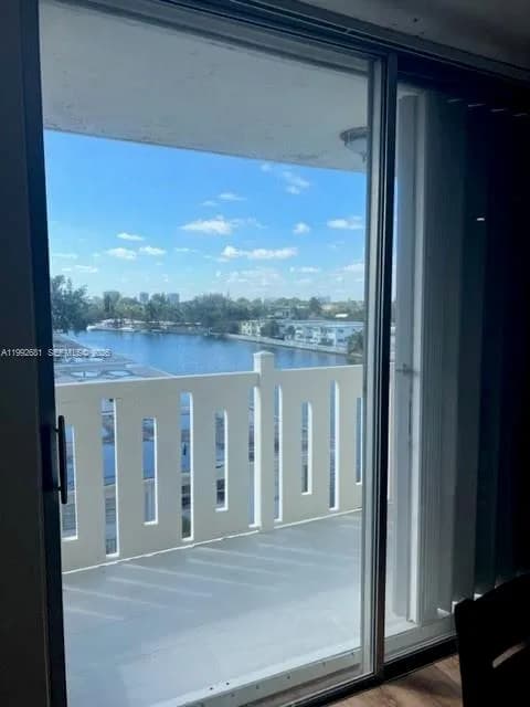 7900 Tatum Waterway Dr # 503, Miami Beach FL 33141