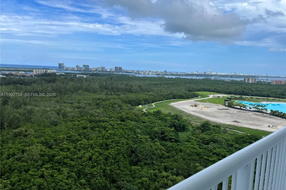 14951 Royal Oaks Ln # 1706, North Miami FL 33181