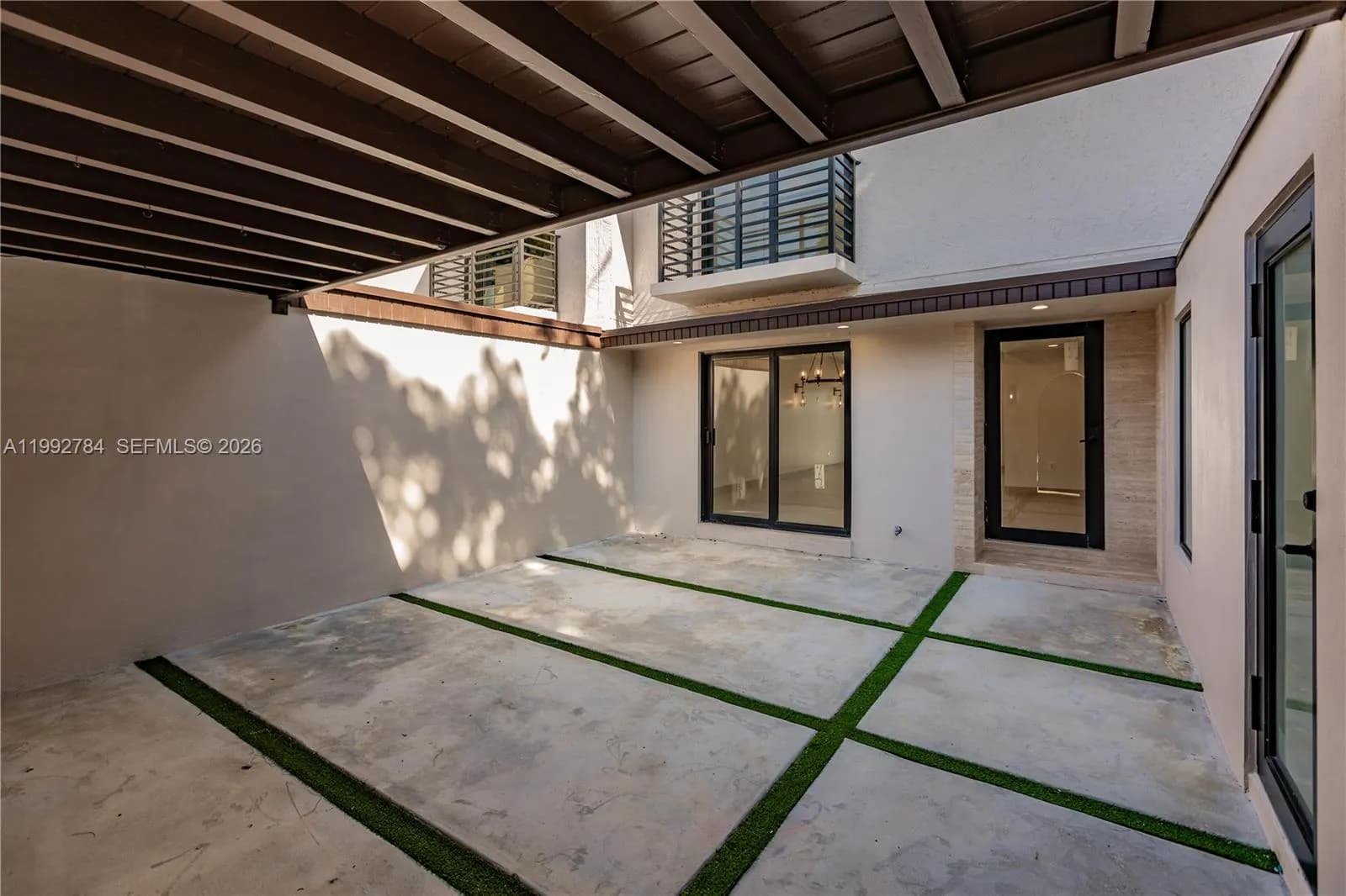 7238 Jacaranda Ln, Miami Lakes FL 33014