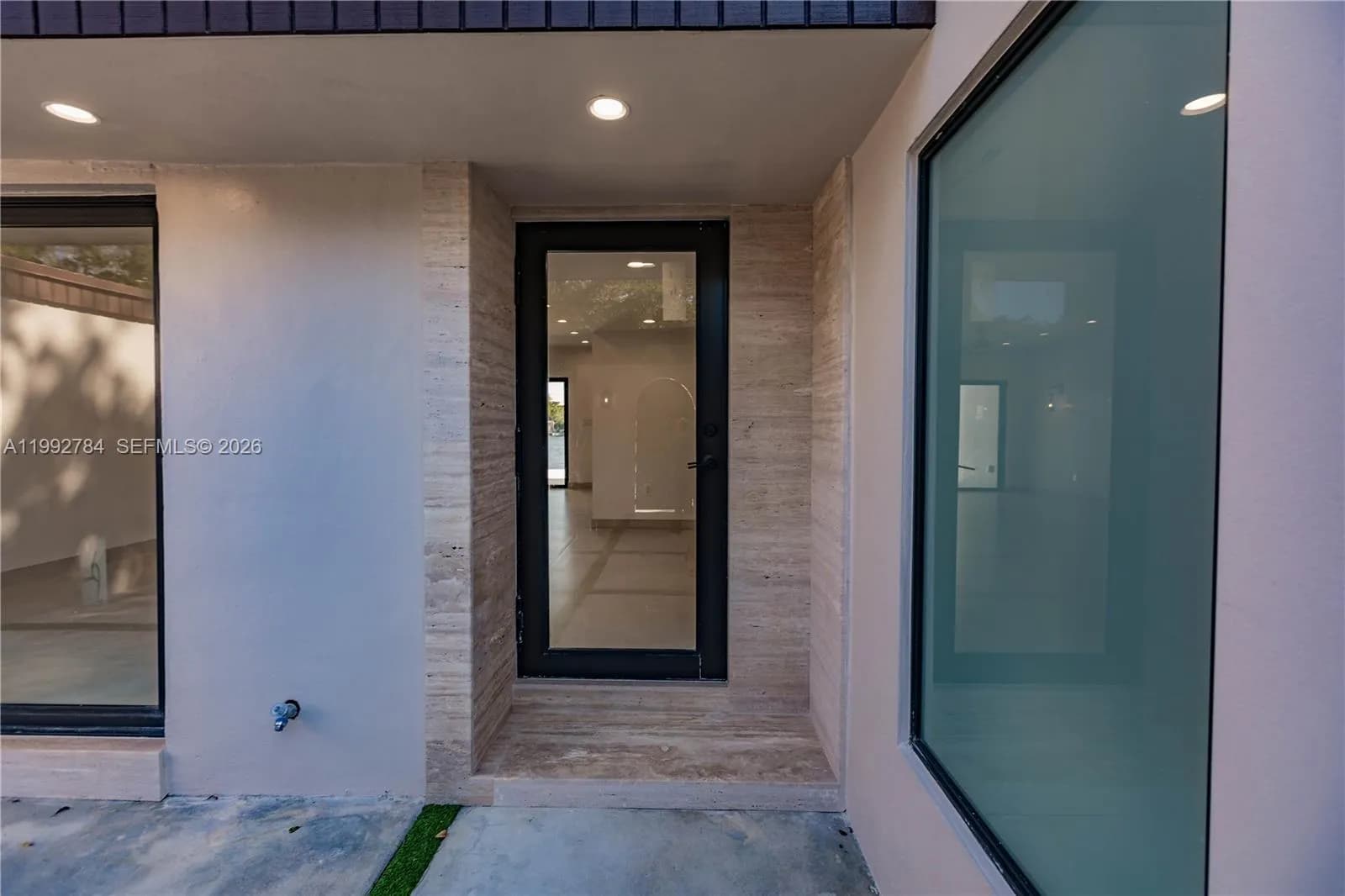 7238 Jacaranda Ln, Miami Lakes FL 33014