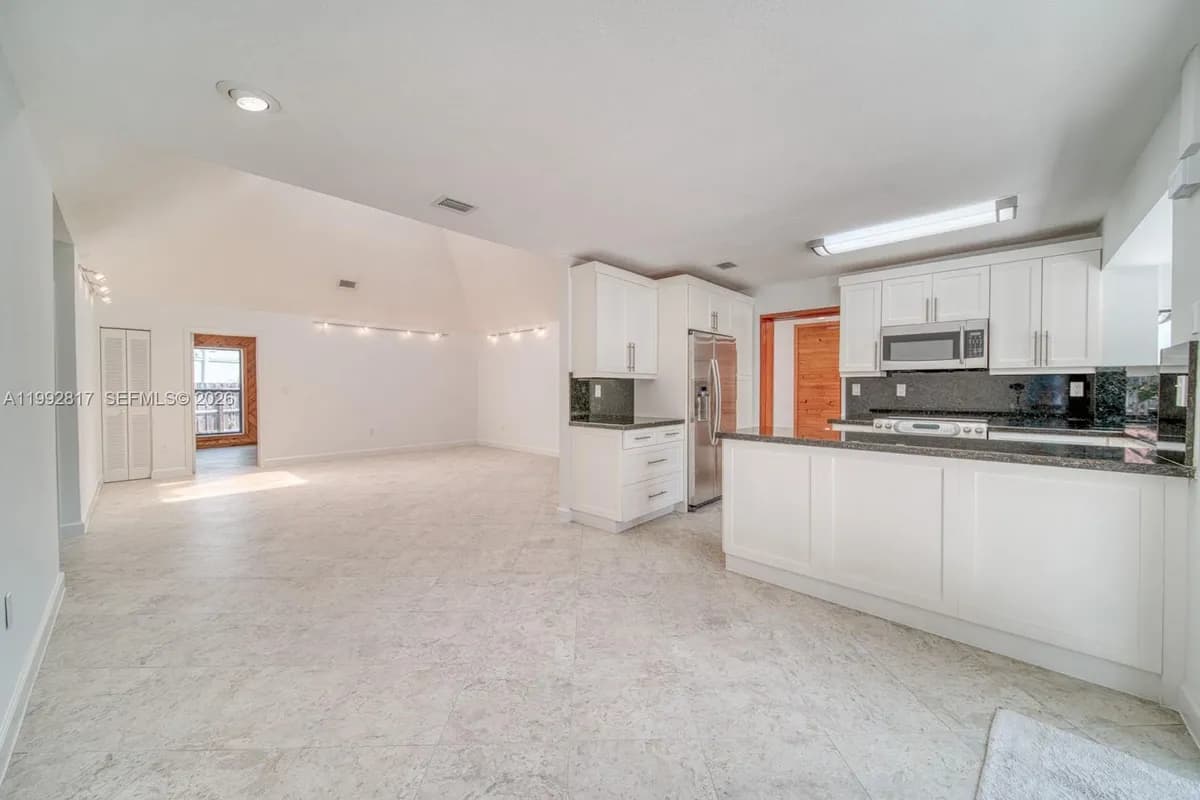 7320 SW 100th Ct, Miami FL 33173