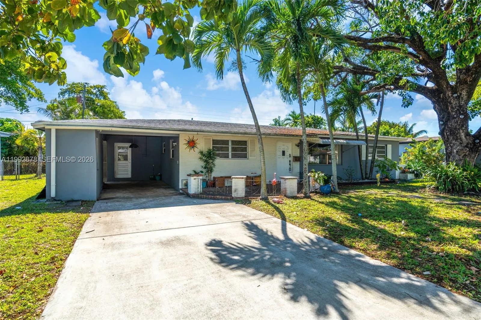 2221 Alcazar Dr, Miramar FL 33023