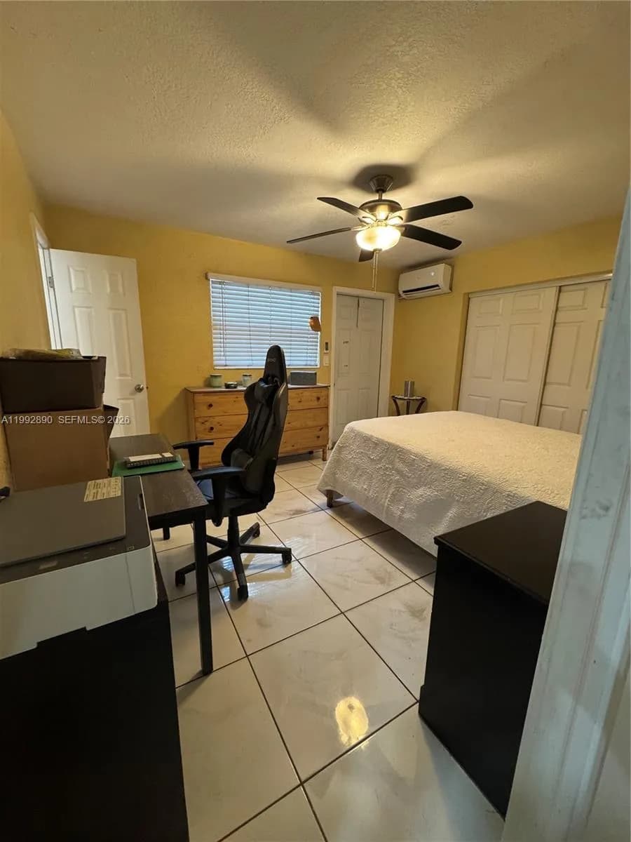 5890 NW 16th Ct, Sunrise FL 33313