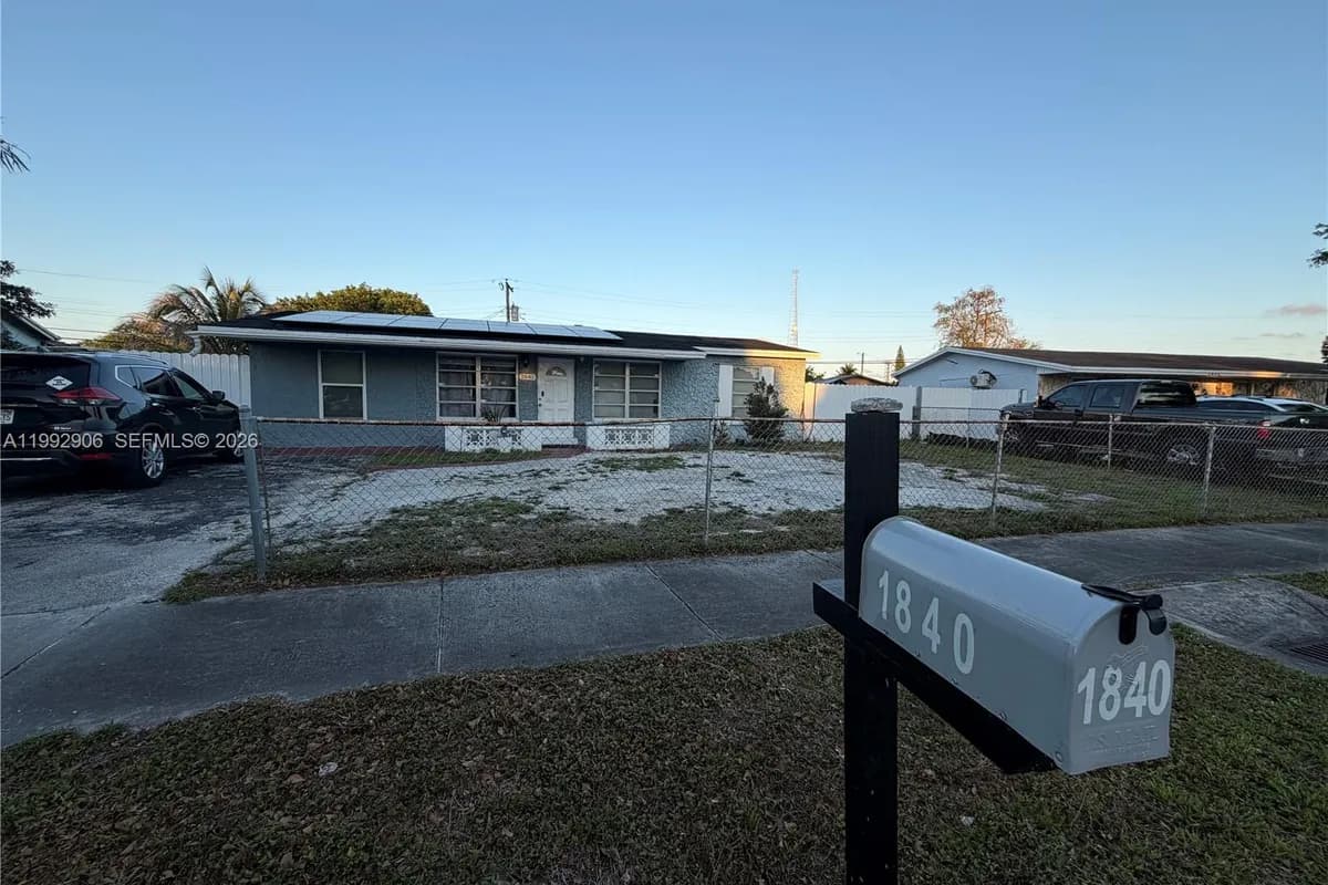 1840 NW 33rd Ter, Lauderhill FL 33311