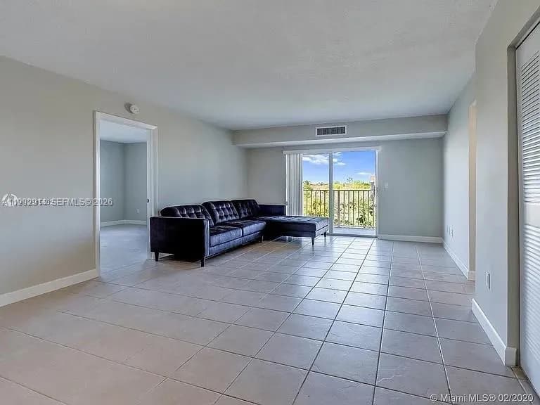 8240 SW 210th St # 319, Cutler Bay FL 33189