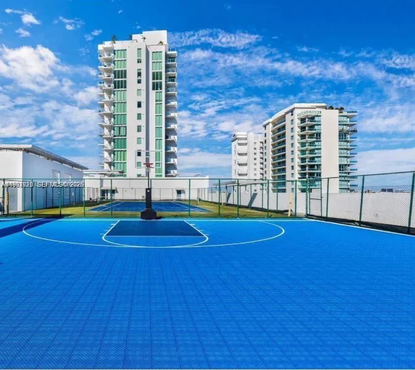 7930 East Dr, North Bay Village FL 33141