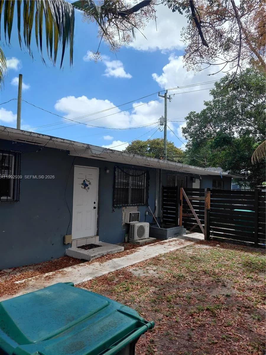 1262 - 1264 NW 46th St, Miami FL 33142
