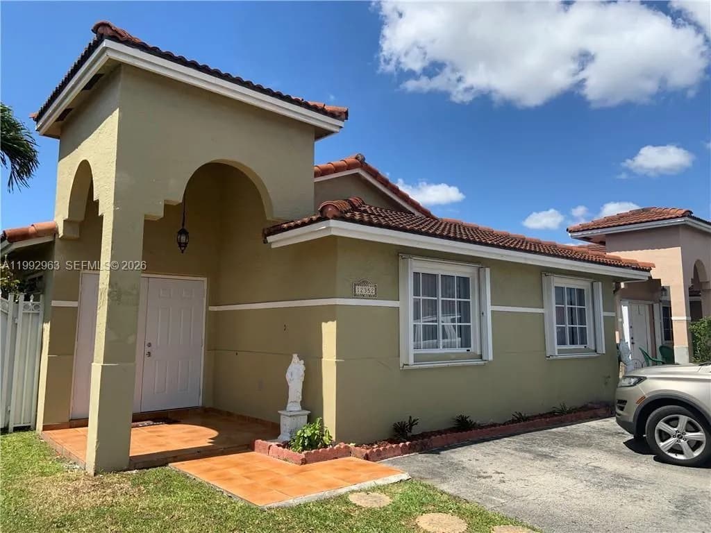12352 NW 98th Ave, Hialeah Gardens FL 33018