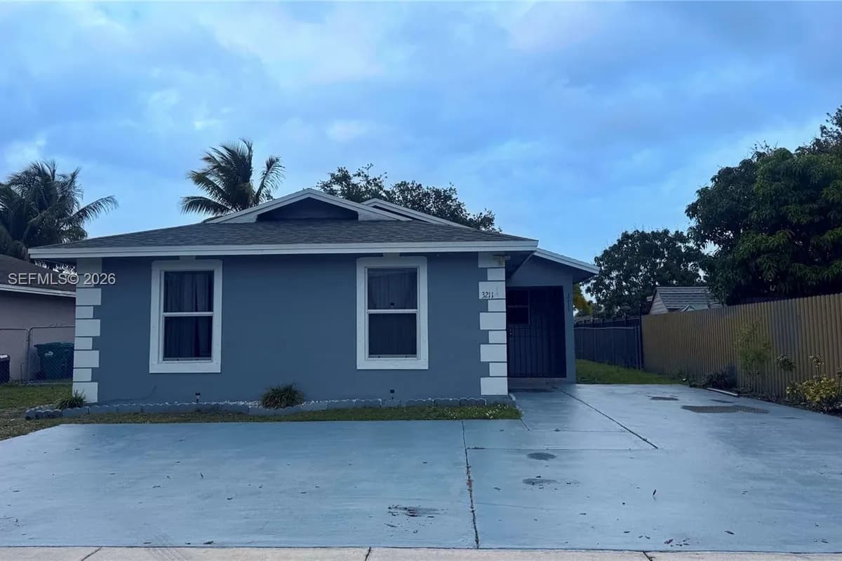 3211 NW 191st St, Miami Gardens FL 33056