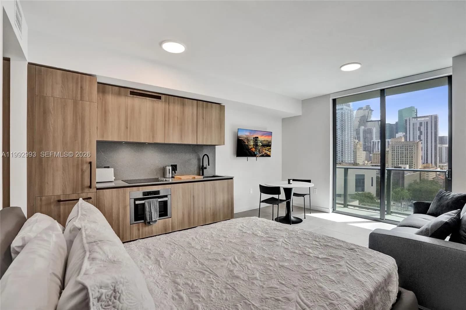 1 bath for sale at 121 NE 5 # 1404, Miami FL 33132