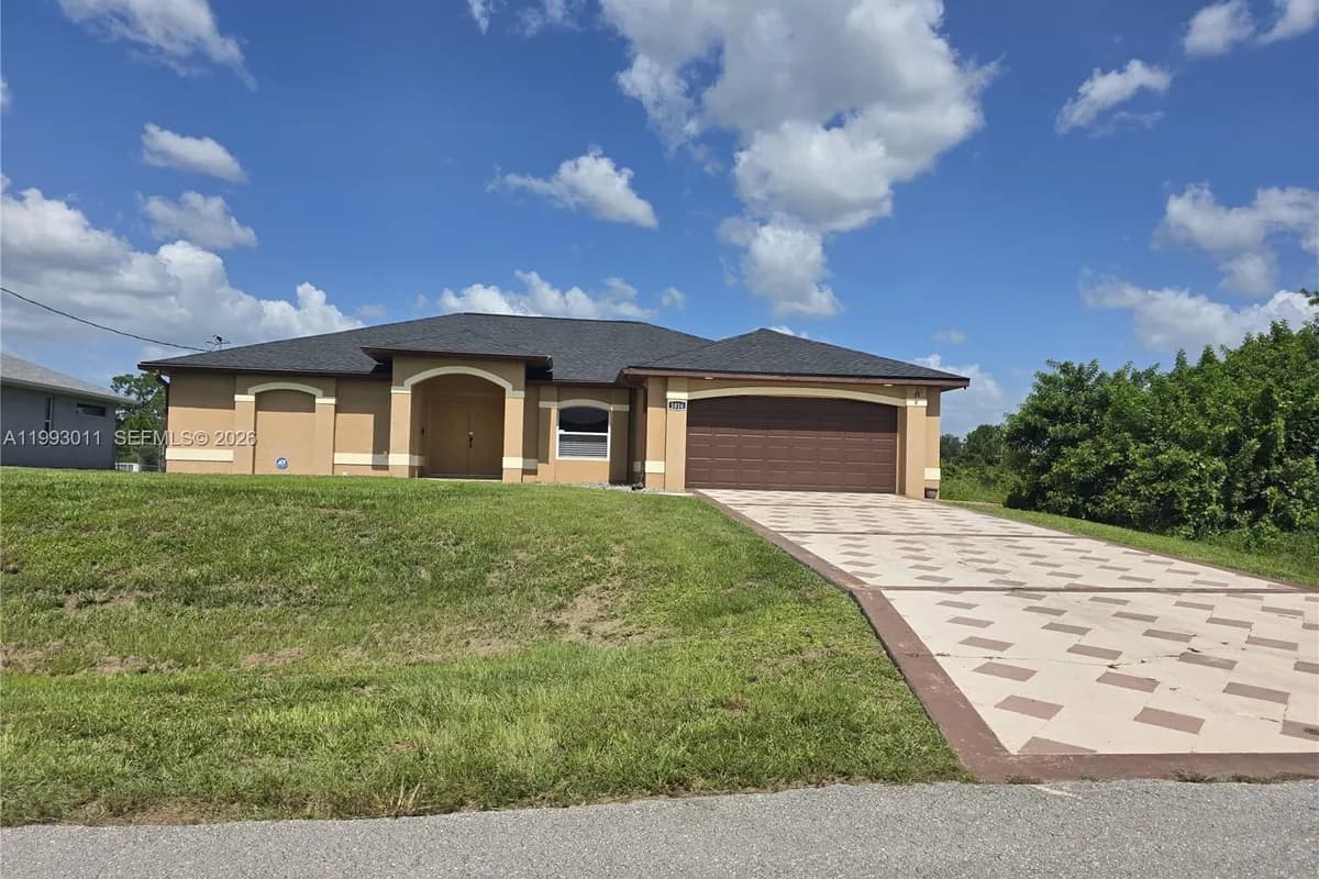 1816 Tomaso Ave, Lehigh Acres FL 33972
