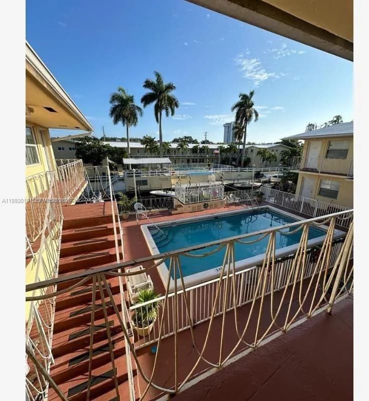 1755 Venice Ln # 10W, North Miami FL 33181