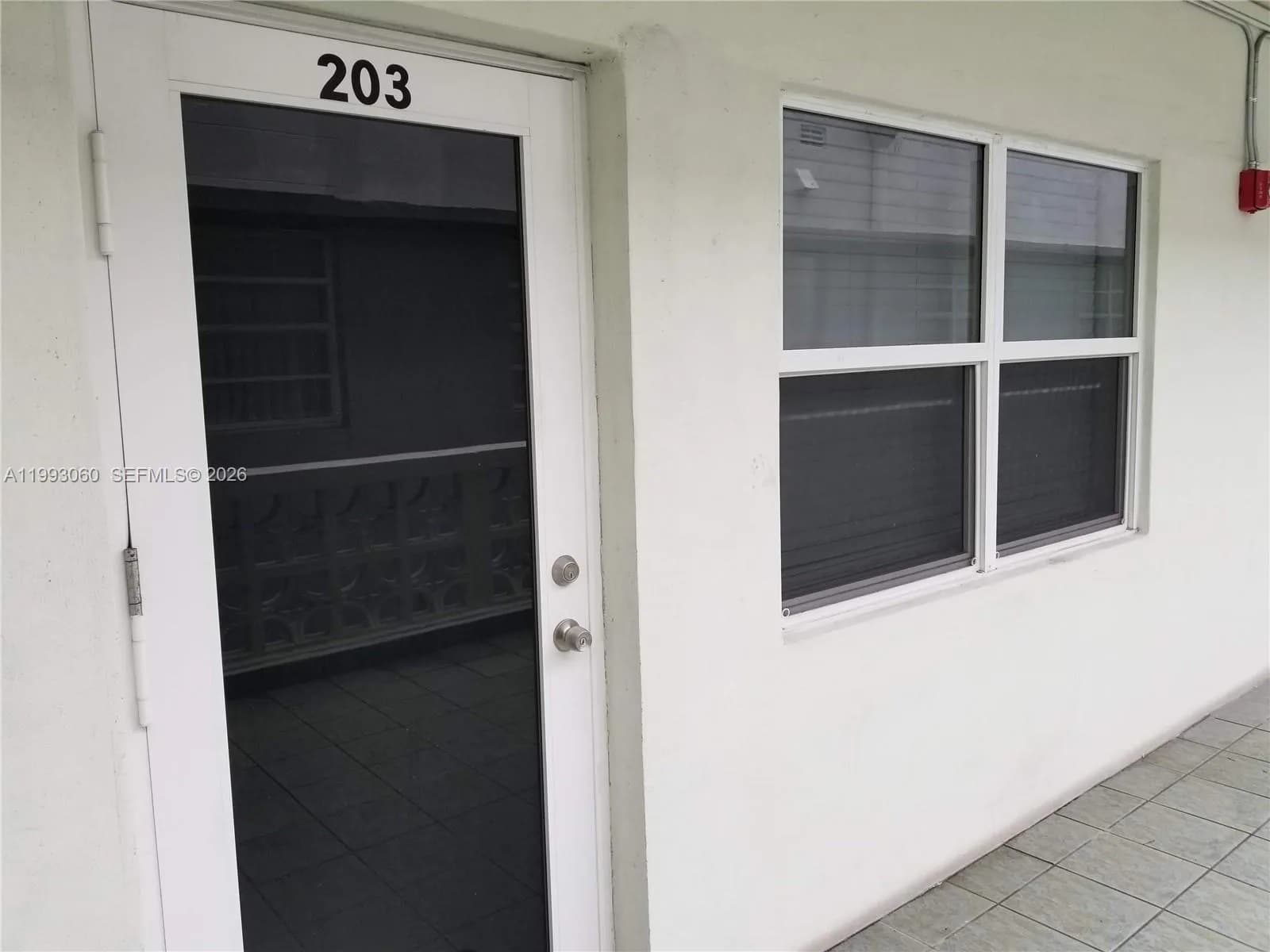 524 Washington Ave # 203, Miami Beach FL 33139