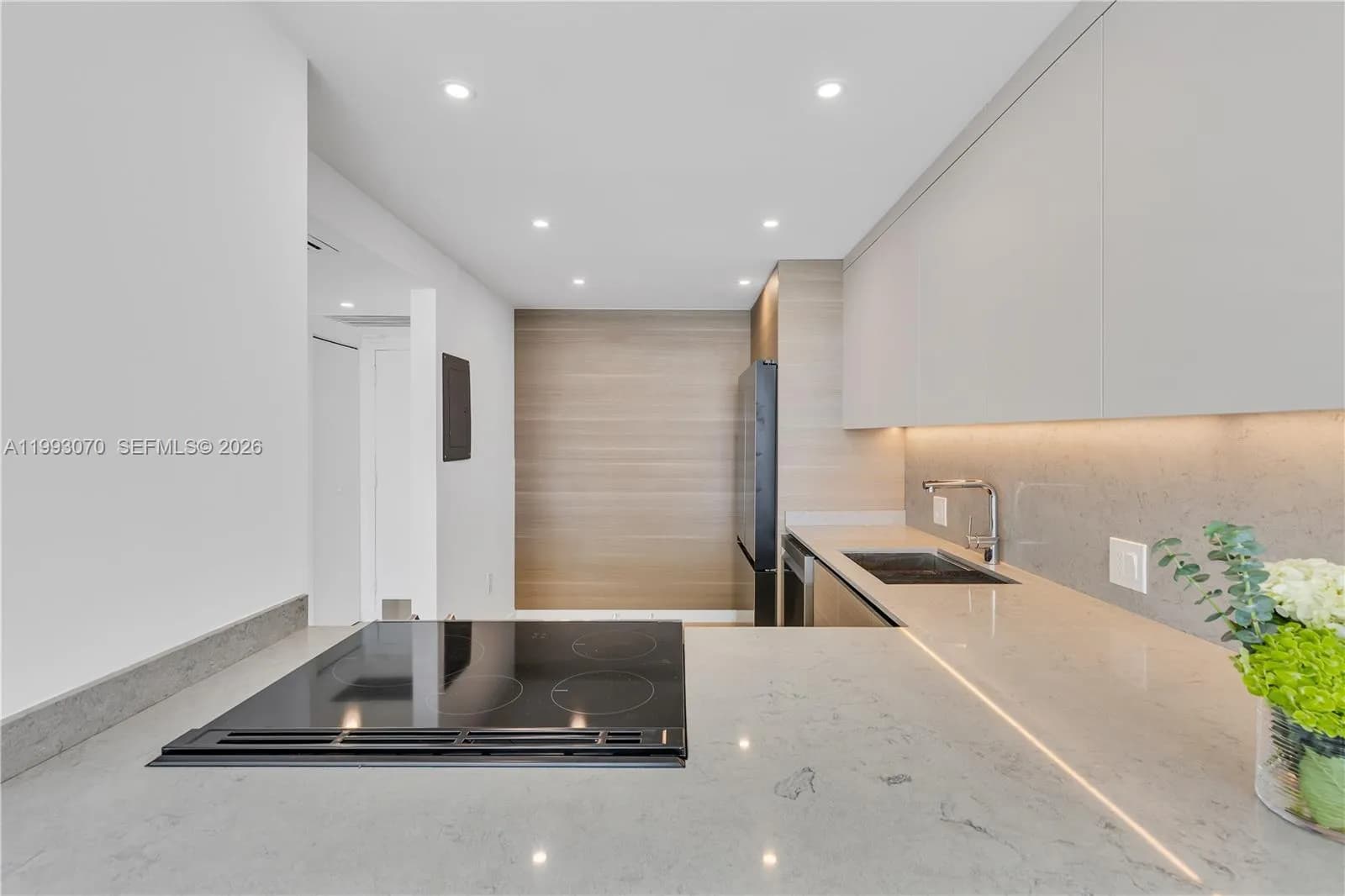 20100 W Country Club Dr # 1008, Aventura FL 33180