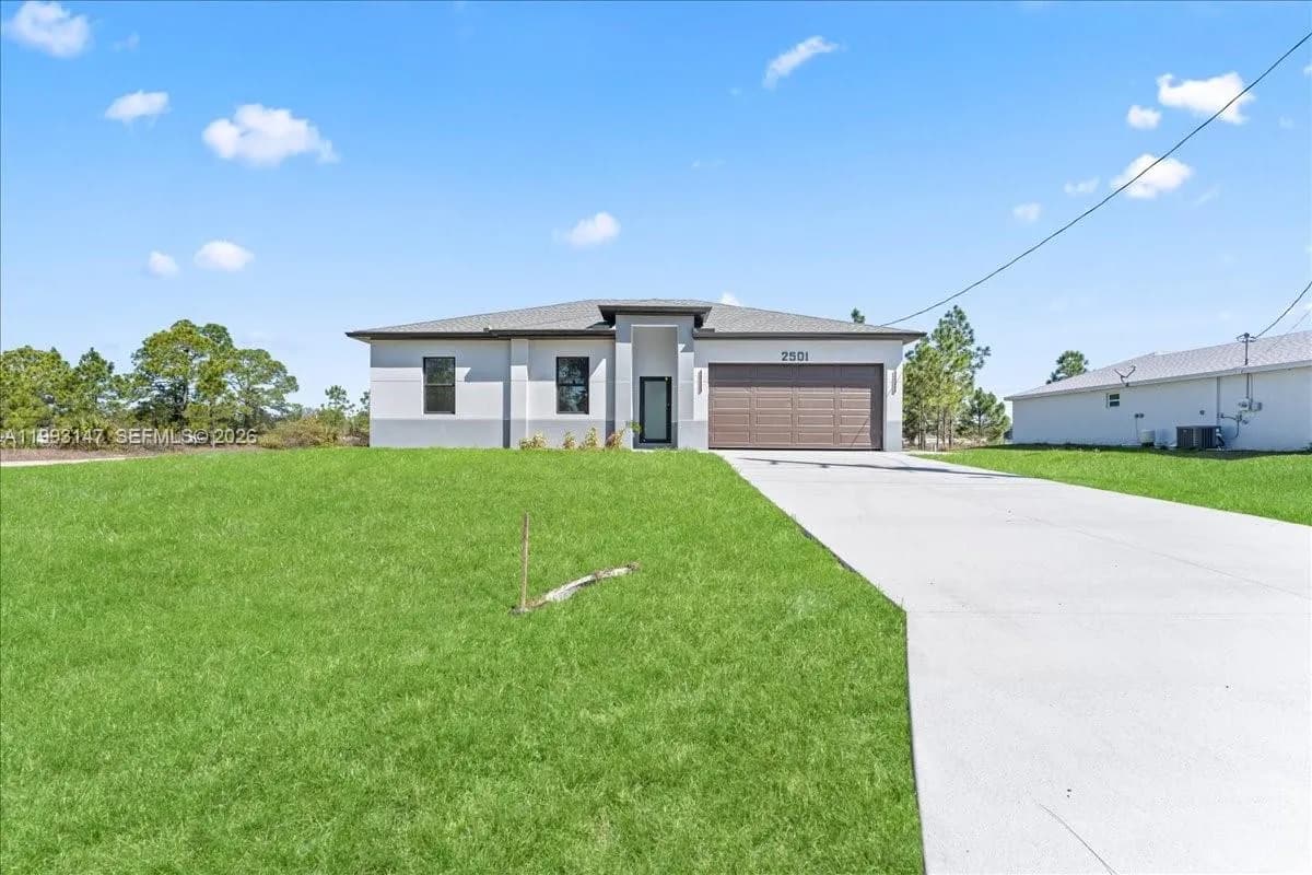 2507 E 15th ST, Lehigh Acres FL 33972