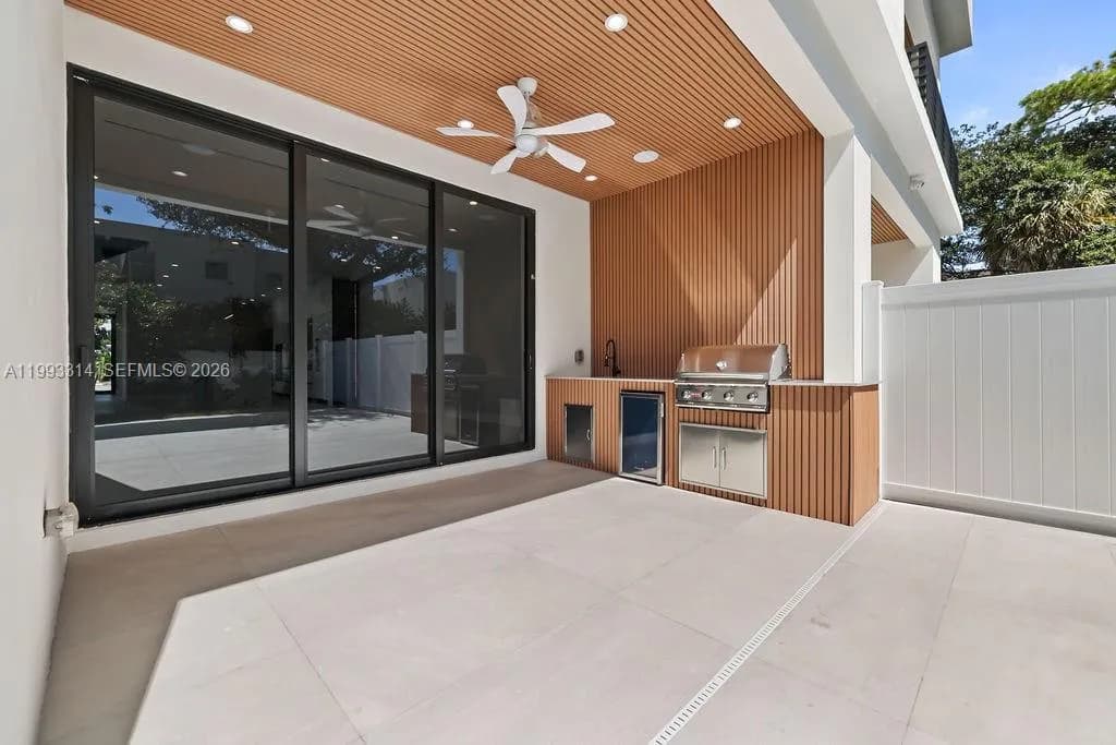 804 NE 16th Ter, Fort Lauderdale FL 33304