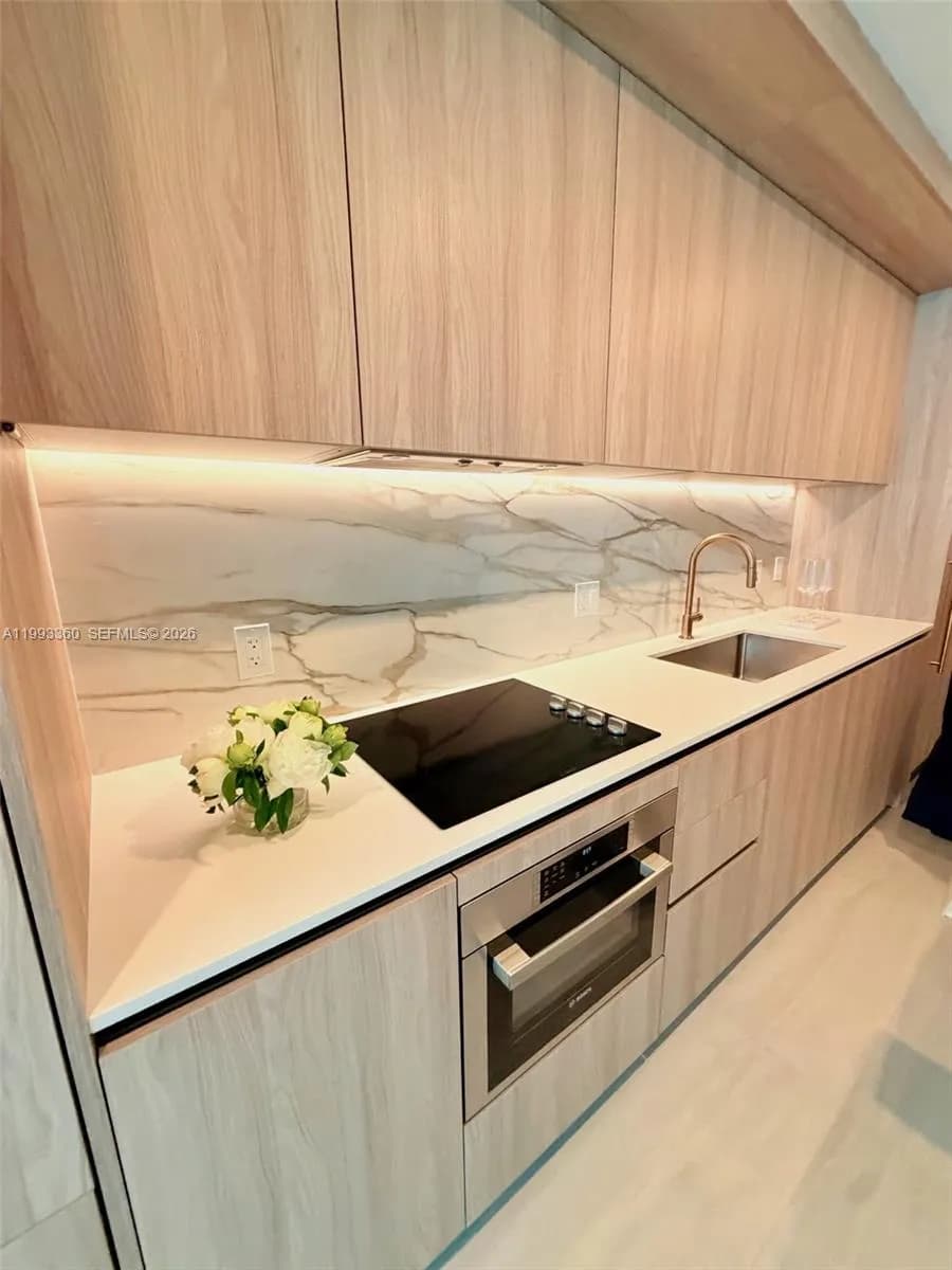 77 SE 5th St # 1608, Miami FL 33131