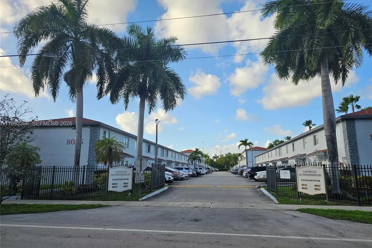 8027 NW 8th St # 17, Miami FL 33126