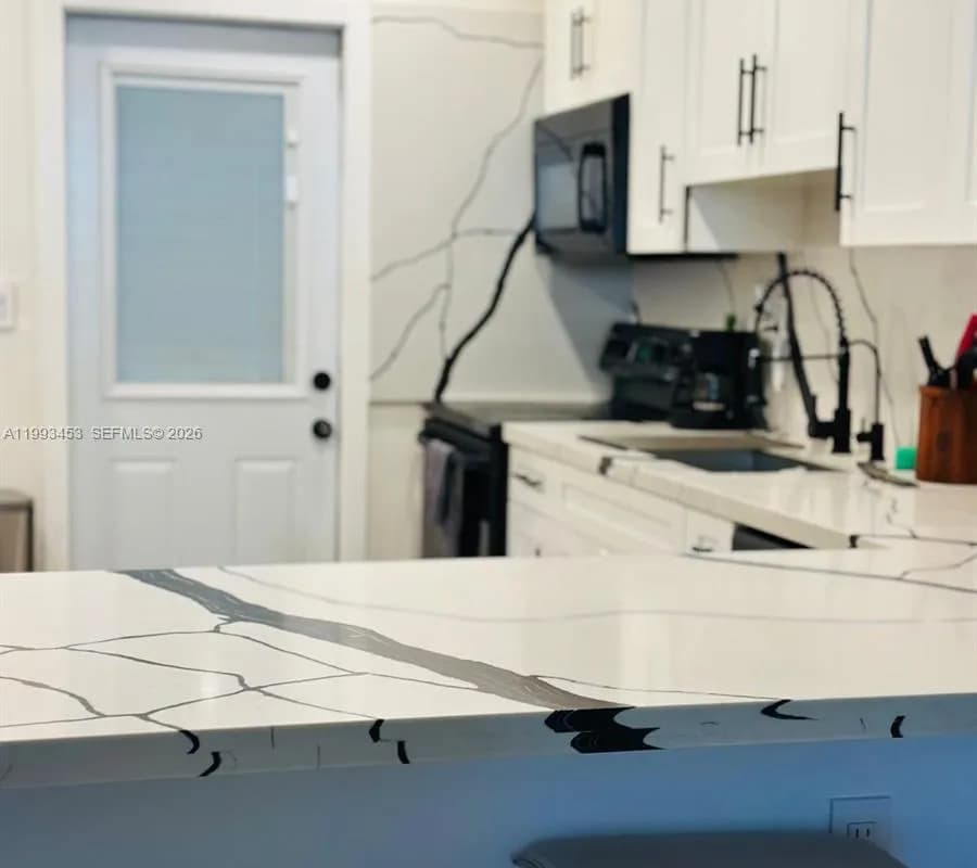 1002 NE 119th St # F, Biscayne Park FL 33161