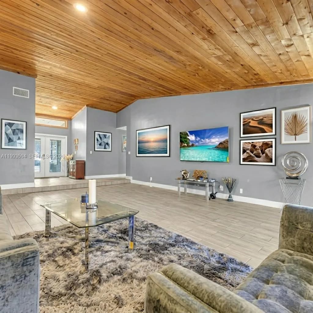 5701 NW 54th Way, Tamarac FL 33319