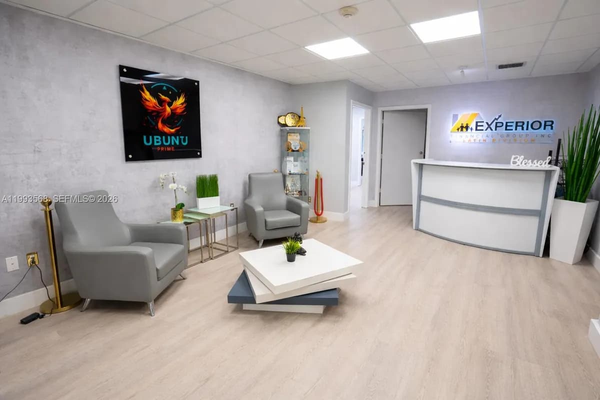 6405 NW 36th St, Virginia Gardens FL 33166