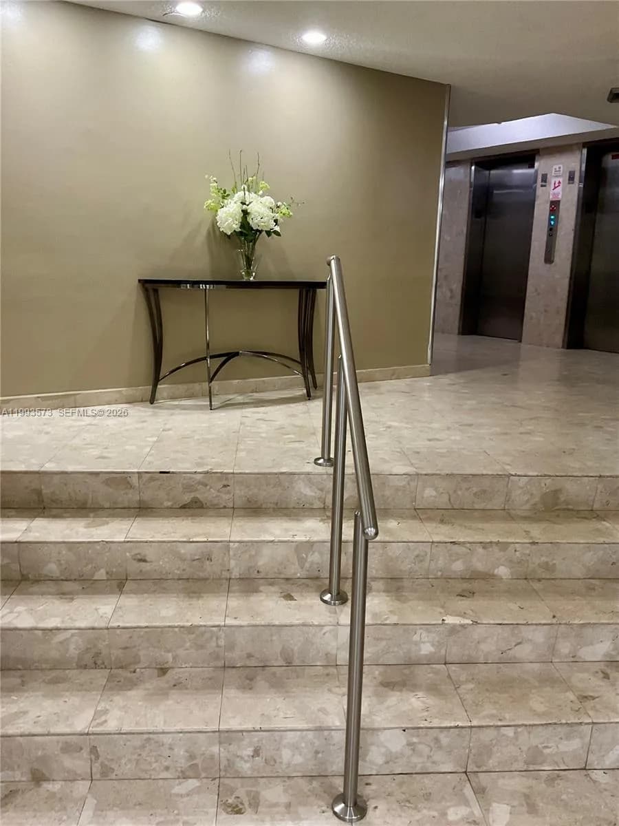 100 Golden Isles Dr # 814, Hallandale Beach FL 33009