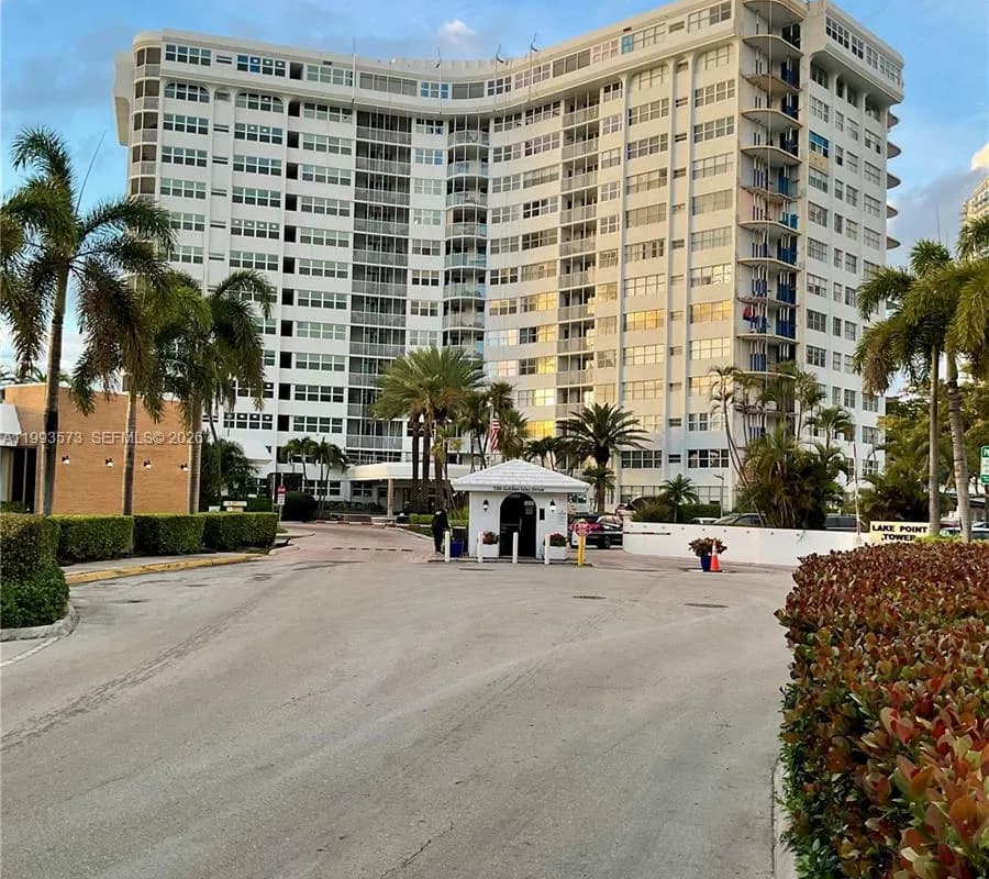 100 Golden Isles Dr # 814, Hallandale Beach FL 33009